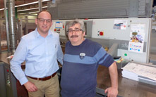 Andreas Burch, Produktionsleiter, und Emilio Marziano, Leiter Weiterverarbeitung (von links)