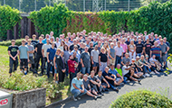 Am 8. September feierten die Mitarbeiter*innen des Schneidemaschinenherstellers gemeinsam in Hofheim