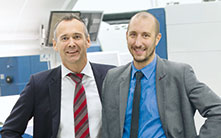Managing director Günther Hartmann and head of postpress Andreas Strauß (right)